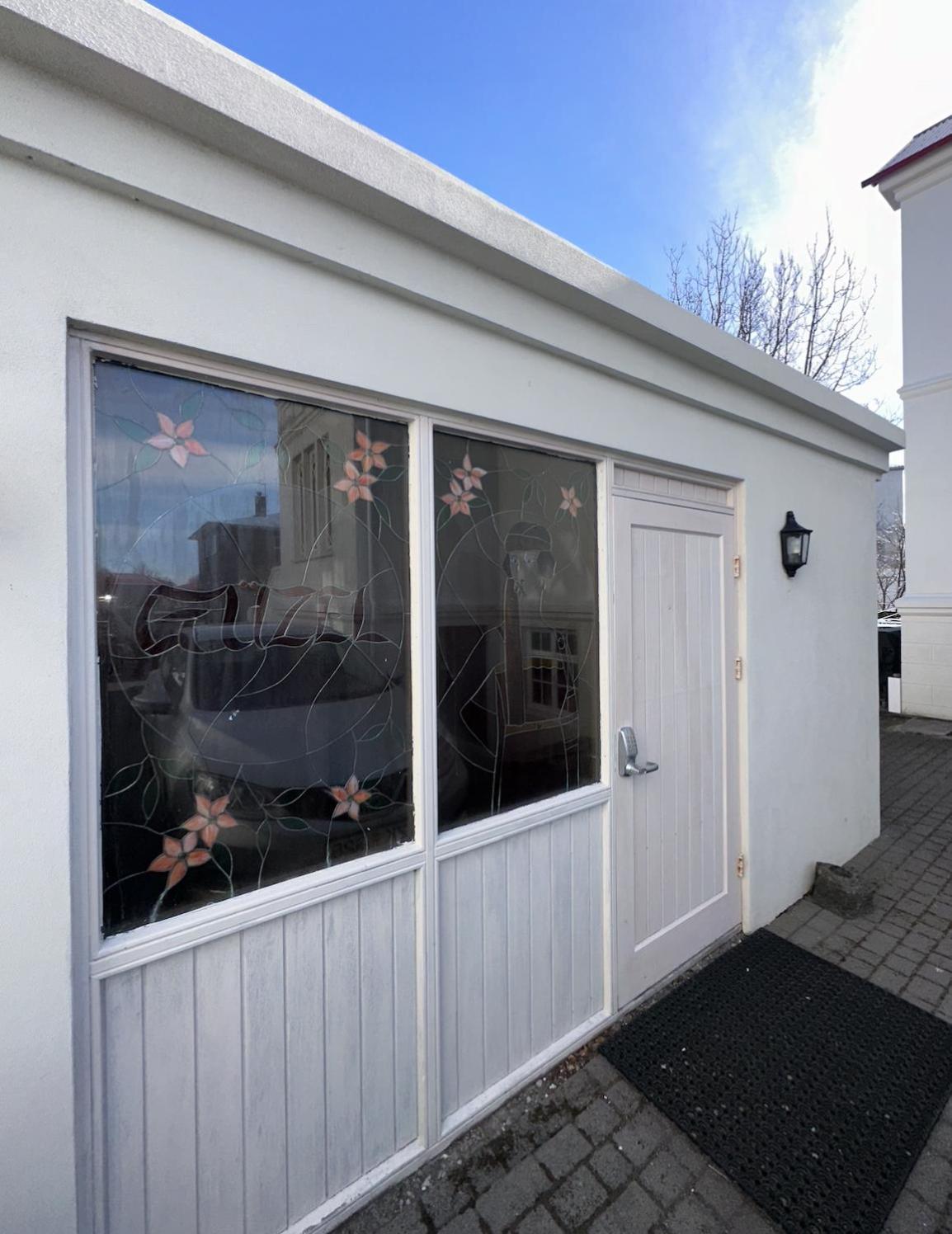 Apartament Downtown Sanctuary With Private Entrance Reykjavík Zewnętrze zdjęcie